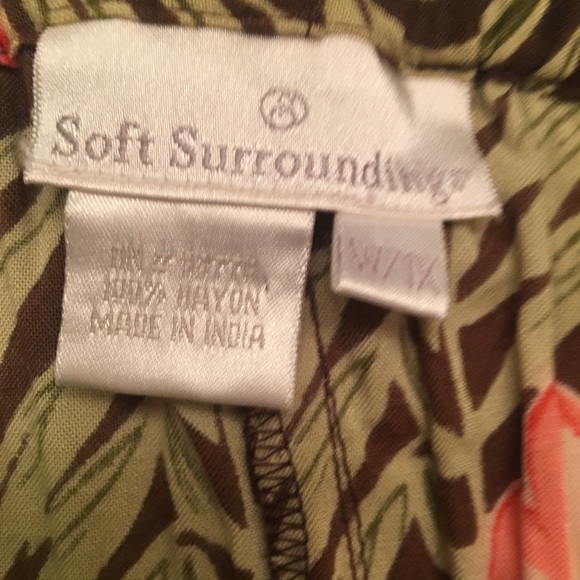 Soft Surroundings Women Floral Print Capri Pant - Picture 6 of 6